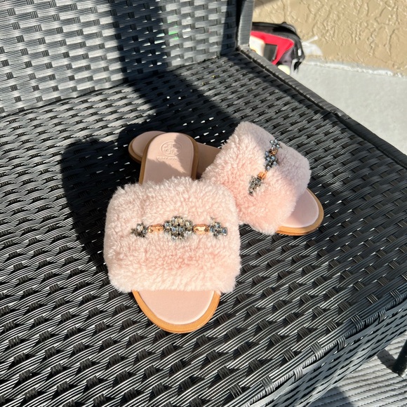 Tory Burch slides size 7 - Picture 6 of 8